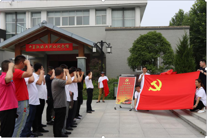 1593658494719405.png 2bc7579561af4da8e6f3ccc49884ec1.png